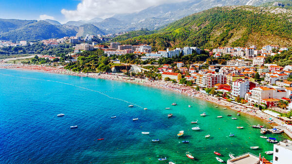 rezerva-ti vacanță de vis în Becici