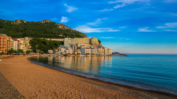 rezerva-ti vacanță de vis în Rafailovici